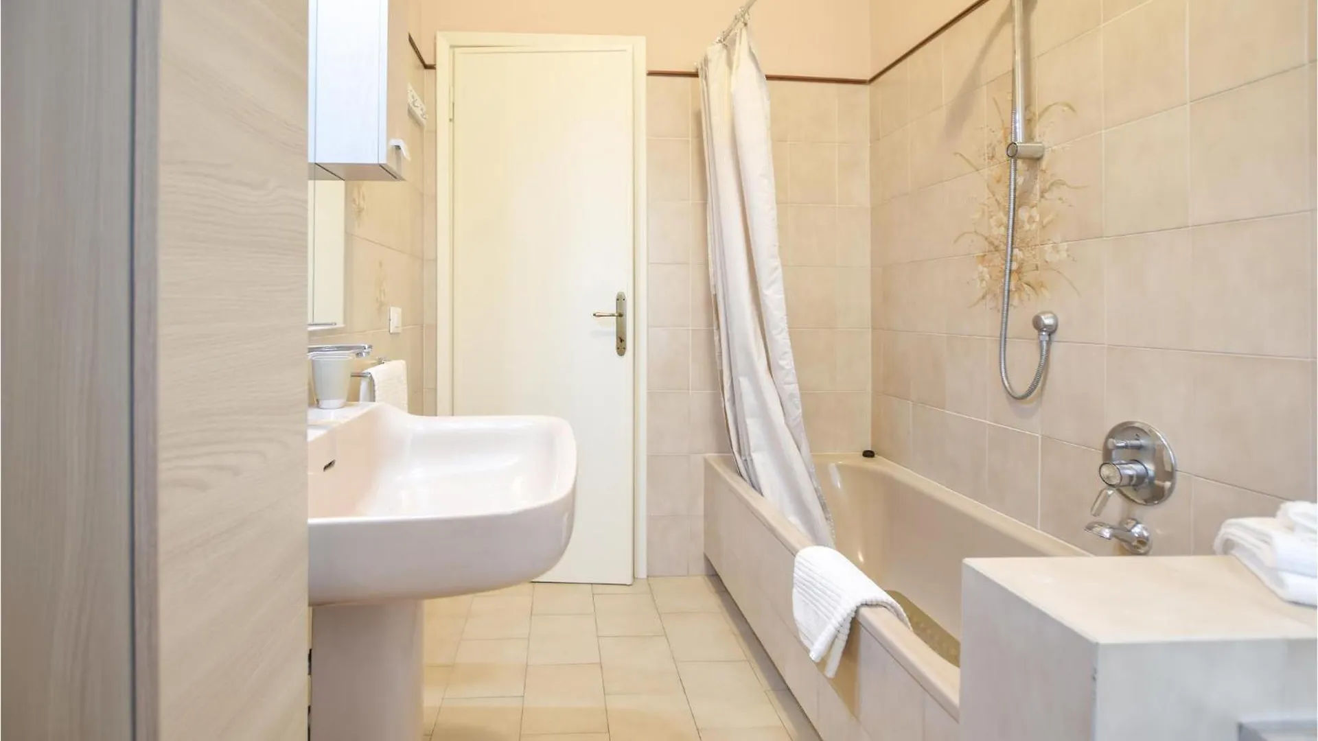 Lovely Apartment In Camaiore With Wifi