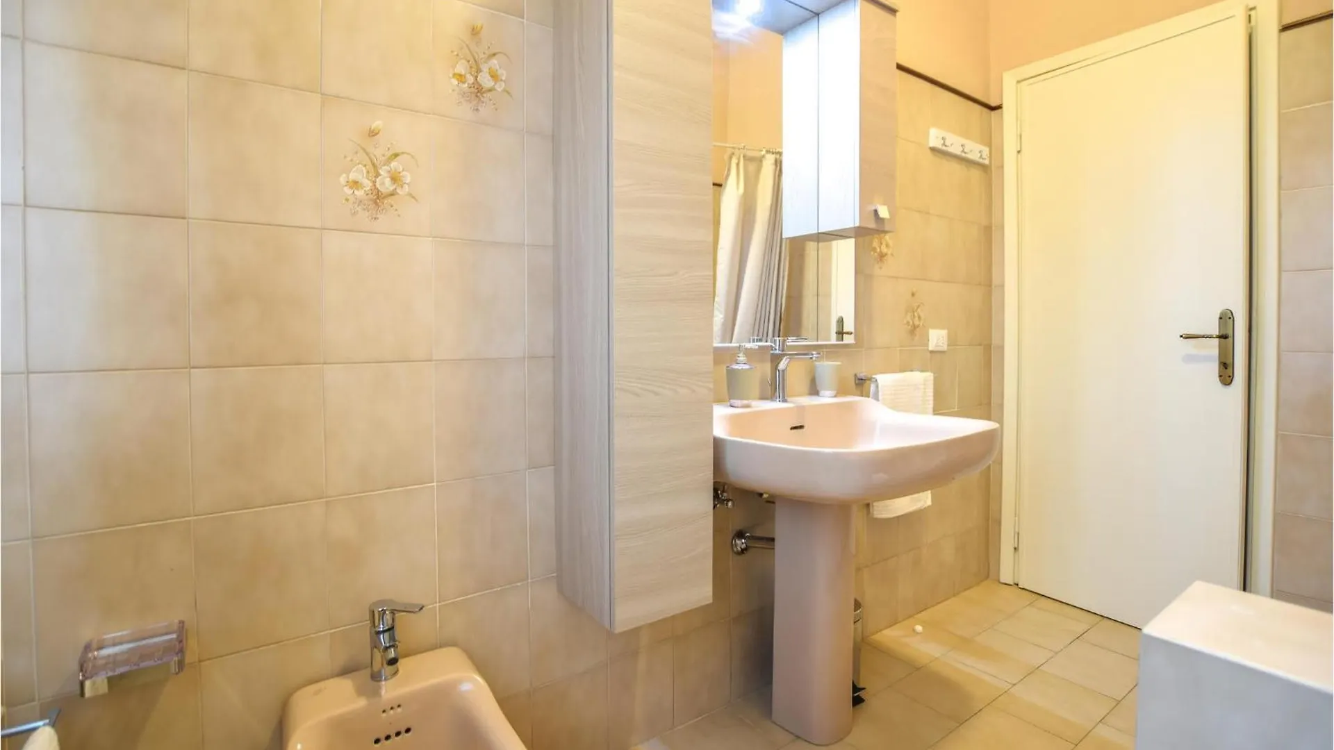 Lovely Apartment In Camaiore With Wifi 0*,