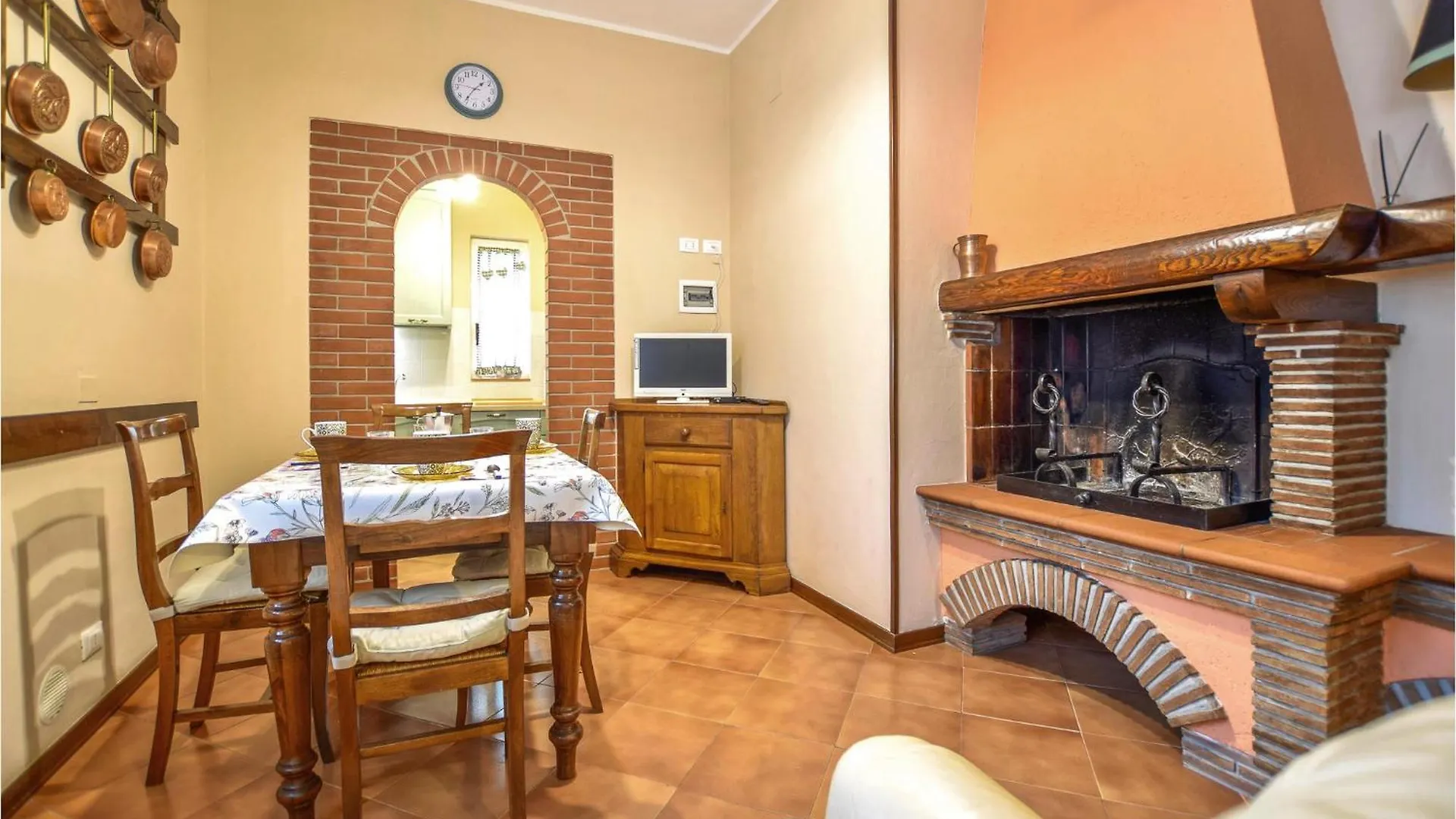Lovely Apartment In Camaiore With Wifi